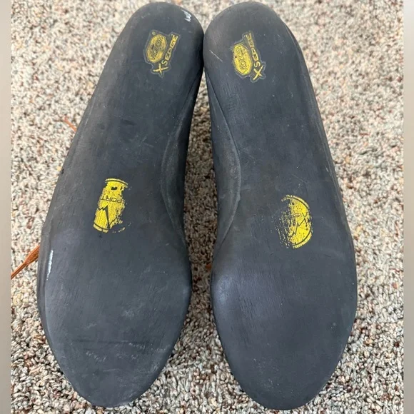 La Sportiva MythosClimbing Shoes 41